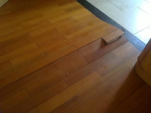 網購普通復合地板安裝方法，復合地板能自己鋪裝嗎？