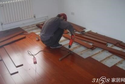 地板安裝一般月工資能拿多少？地板安裝工如何考核管理？