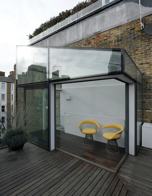 每个阳台都需要一个小的全天候保护,这个可爱的玻璃罩绝对是一个胜利