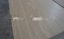 膠合板地板的厚度標(biāo)準(zhǔn)是多少？膠合板地板安裝時(shí)需要注意什么？