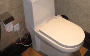 滑動(dòng)馬桶座圈松了怎么辦？