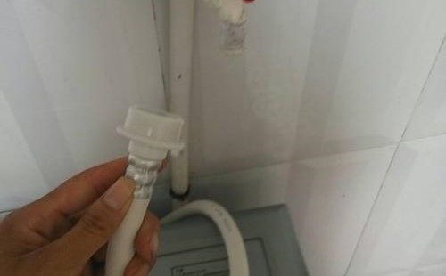 洗衣機進水管道漏水的修理方法